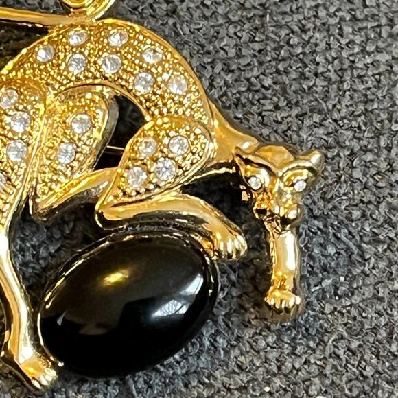 VTG 80s AFJ Rhinestone Jaguar Leopard Brooch in Gold Tone with Black Cabochon - Picture 3 of 8